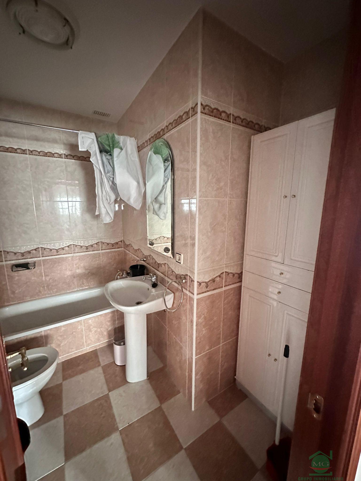 For sale of apartment in Alcalá de los Gazules