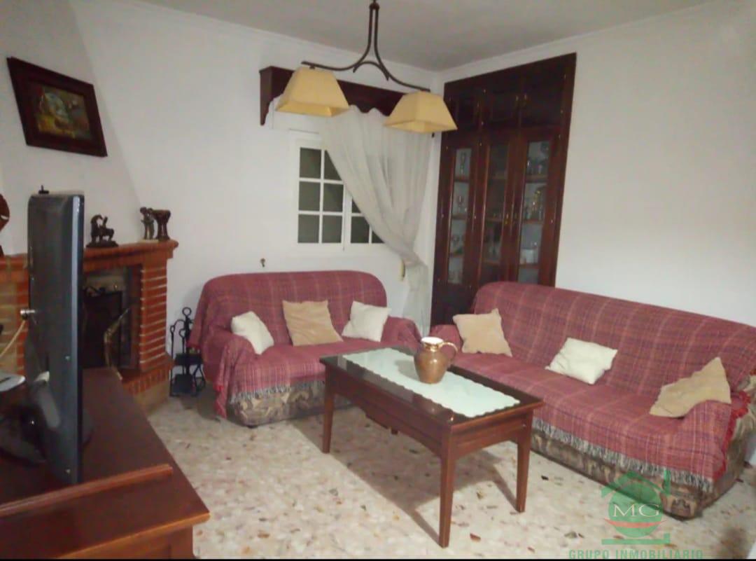 For sale of house in Alcalá de los Gazules