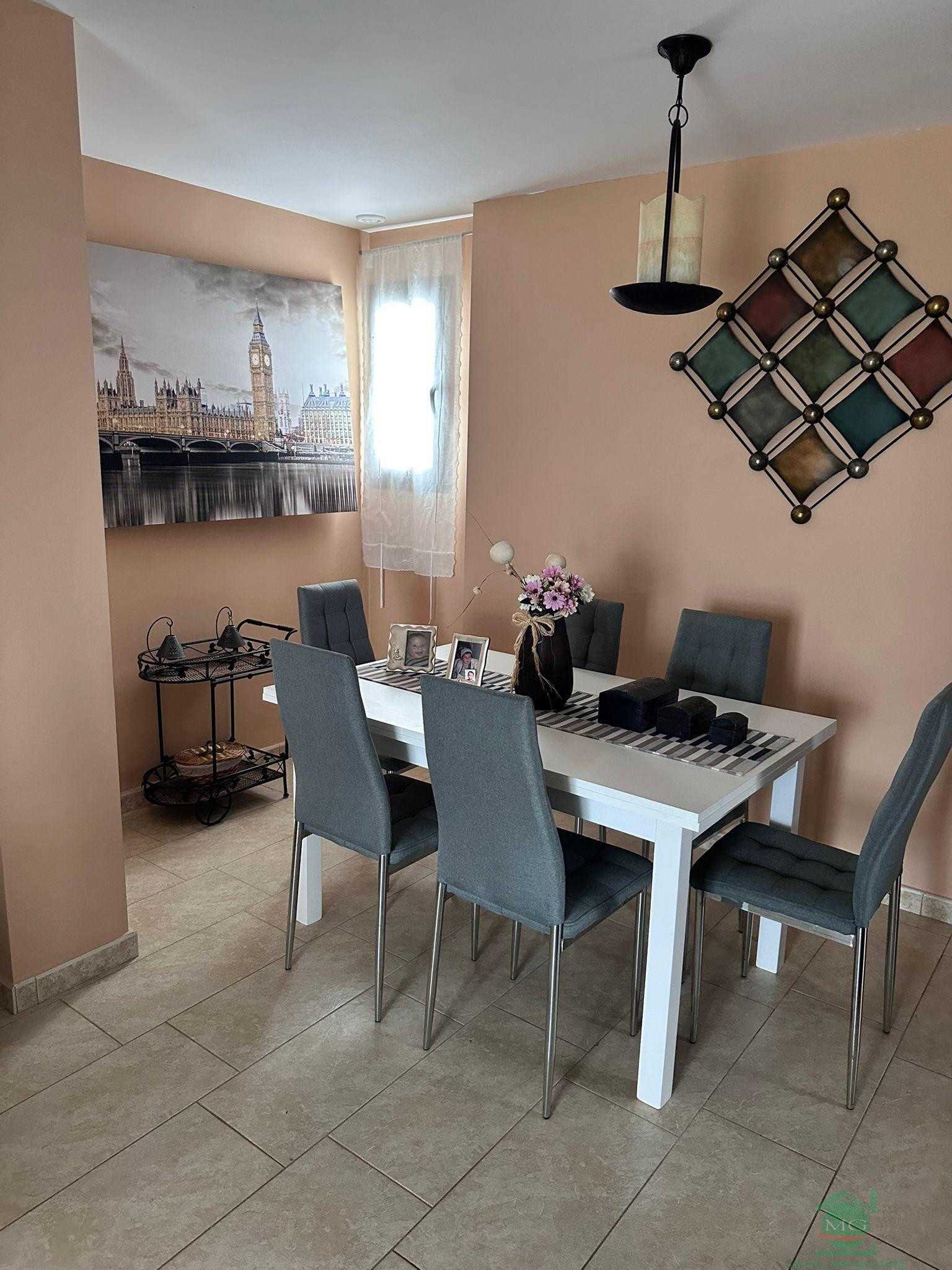 For sale of flat in Alcalá de los Gazules
