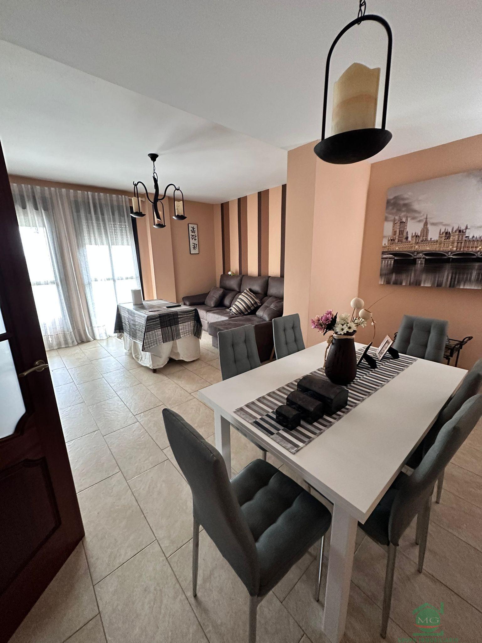 For sale of flat in Alcalá de los Gazules