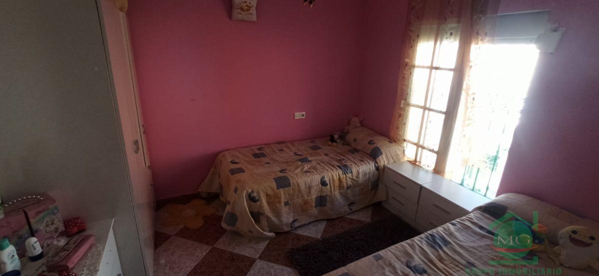 For sale of house in La Linea de la Concepcion
