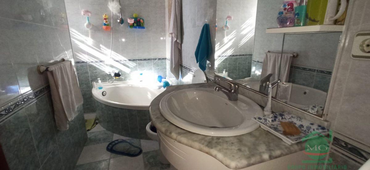 For sale of house in La Linea de la Concepcion