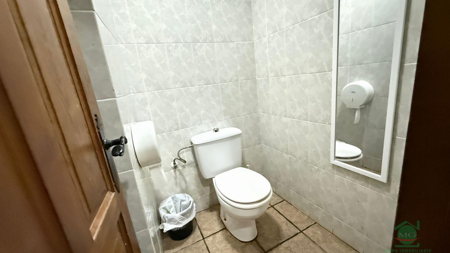 Venta de local comercial en La Linea de la Concepcion