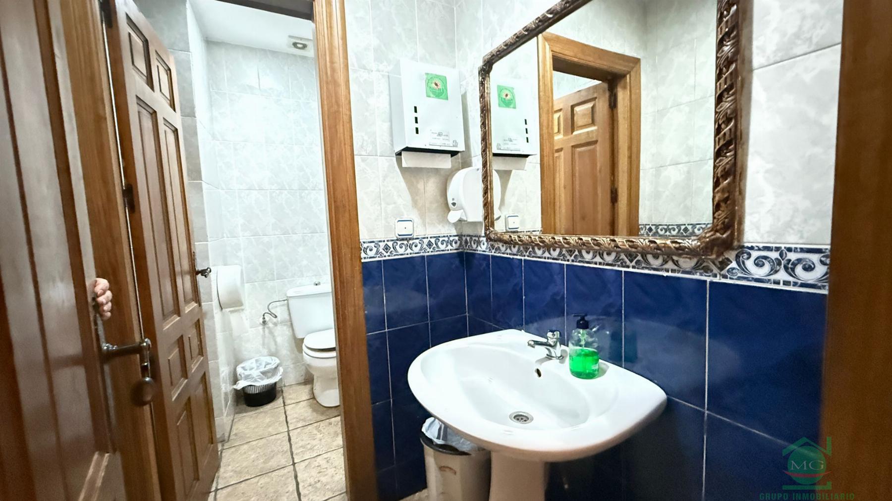 Venta de local comercial en La Linea de la Concepcion
