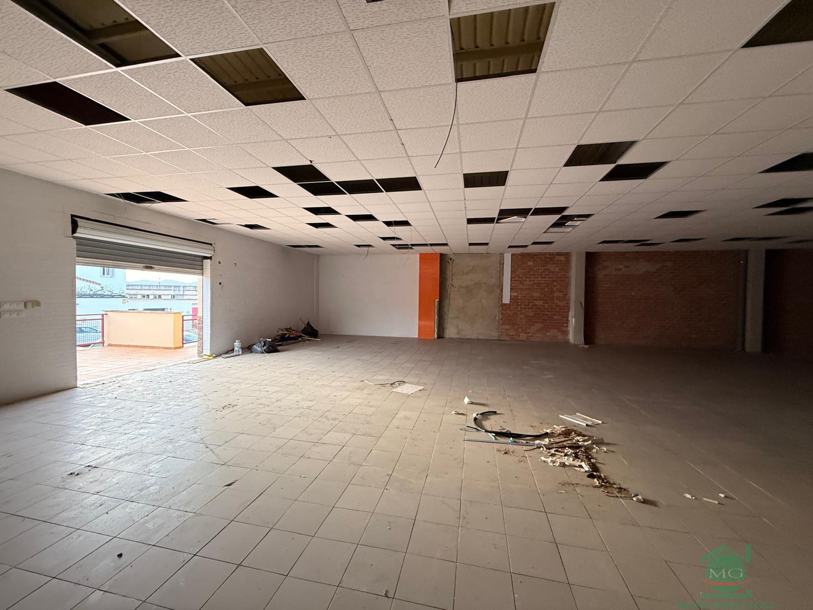 Alquiler de nave en Los Barrios