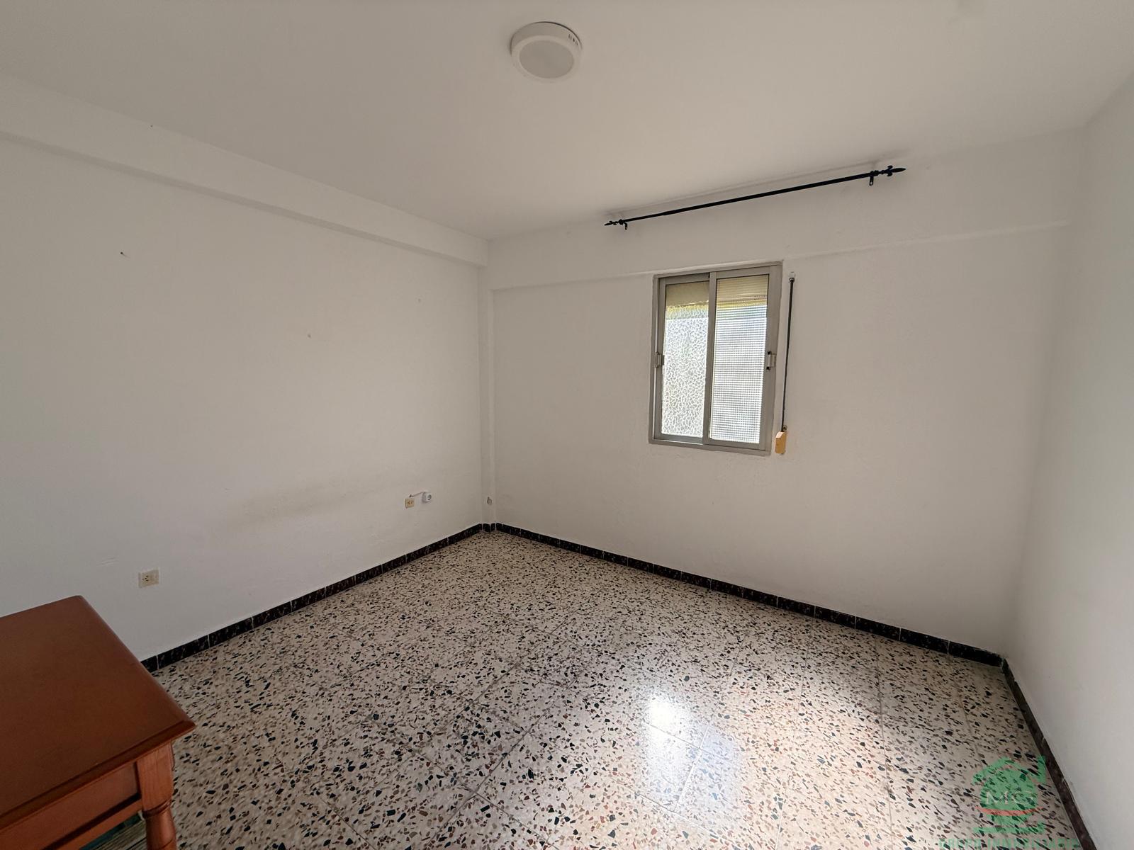 Venta de piso en Los Barrios