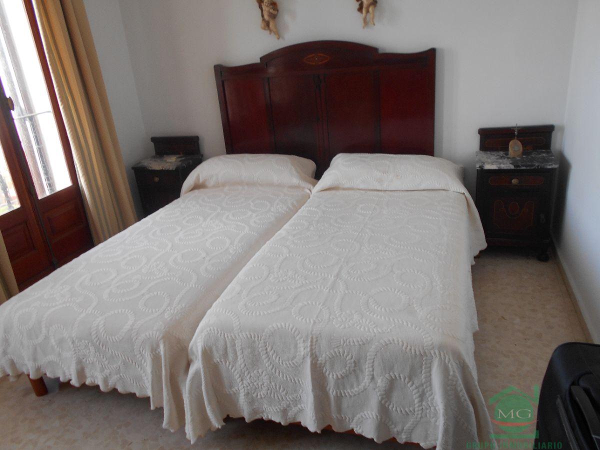 For sale of duplex in San Roque