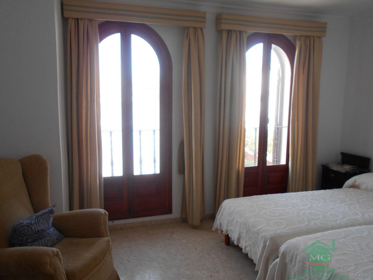 For sale of duplex in San Roque