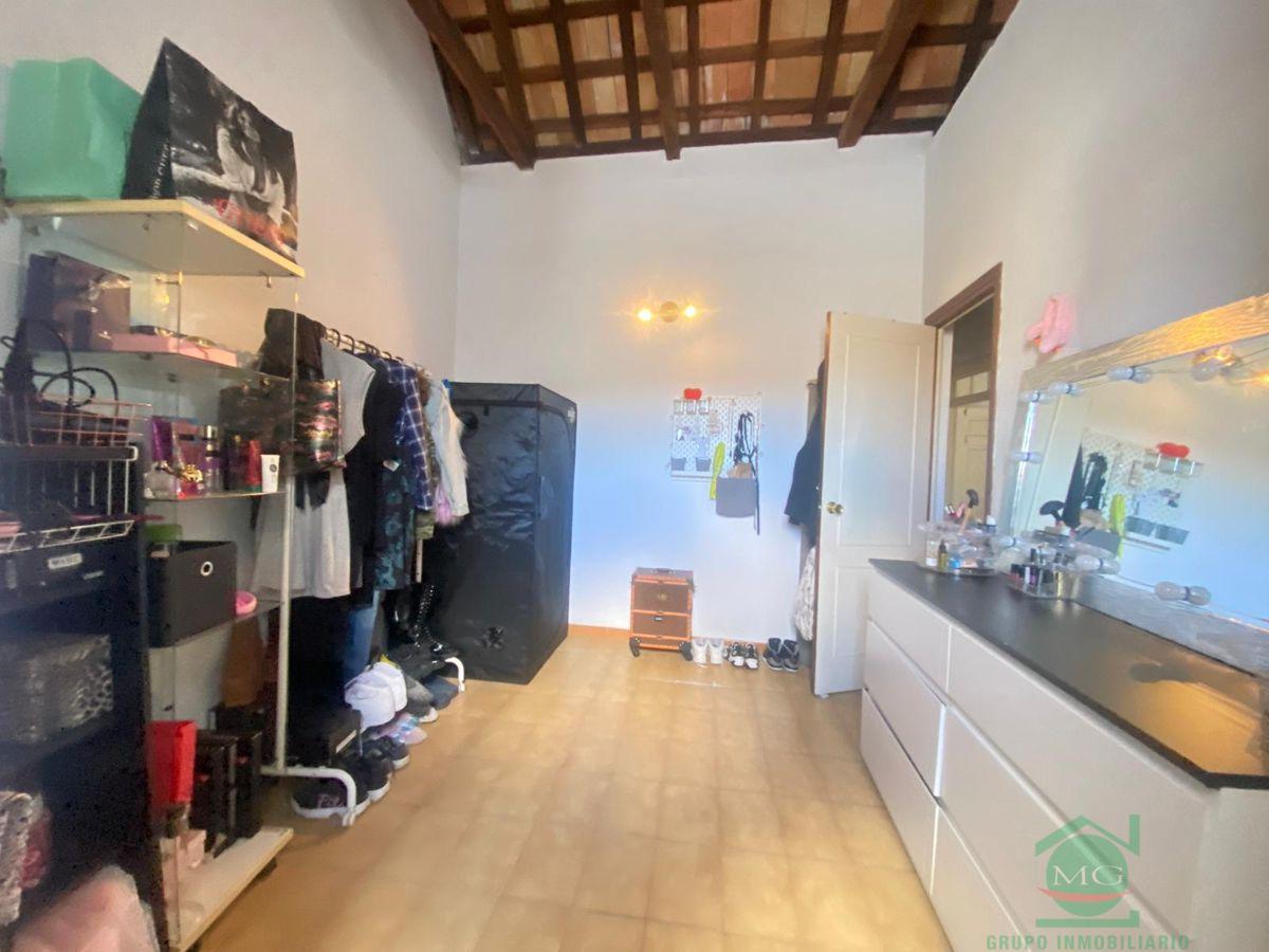 For sale of house in San Roque