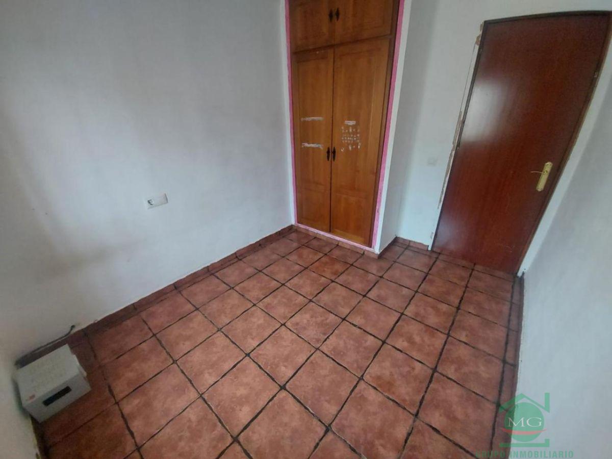 For sale of flat in La Linea de la Concepcion