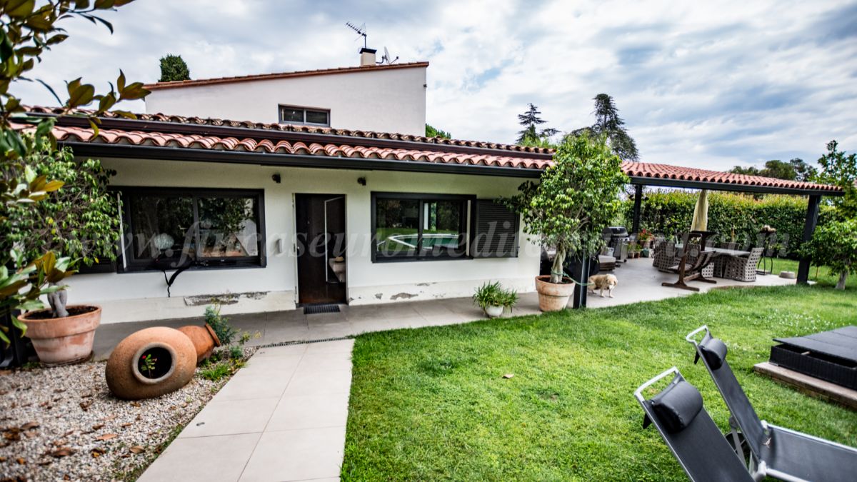 For sale of house in Cabrera de Mar