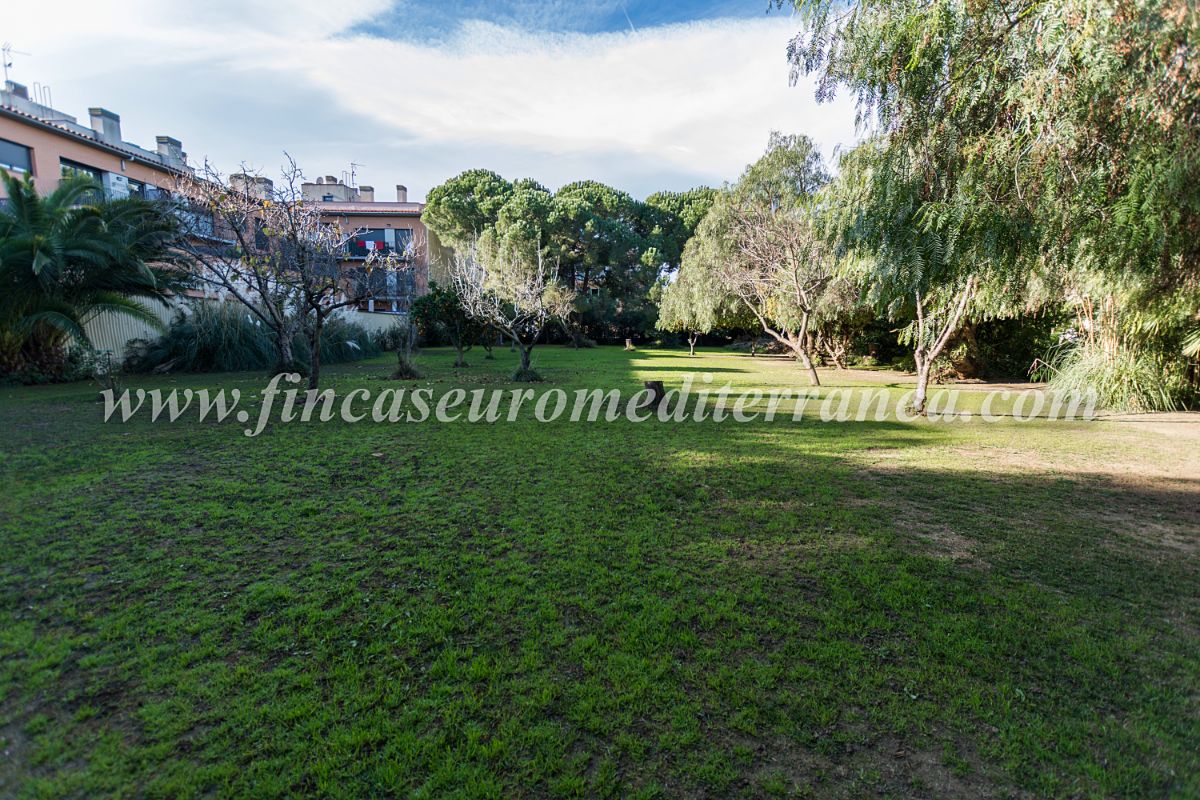 Venta de villa en Pineda de Mar