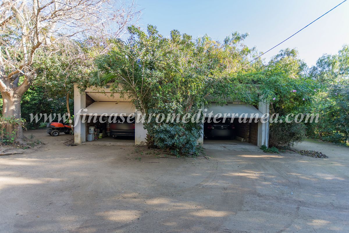 For sale of villa in Pineda de Mar