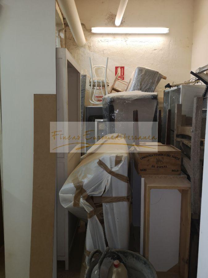 Venda de local a l Hospitalet de Llobregat