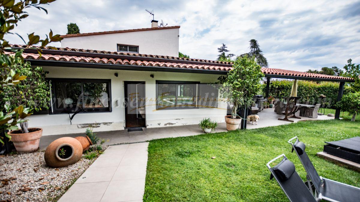 For sale of house in Cabrera de Mar