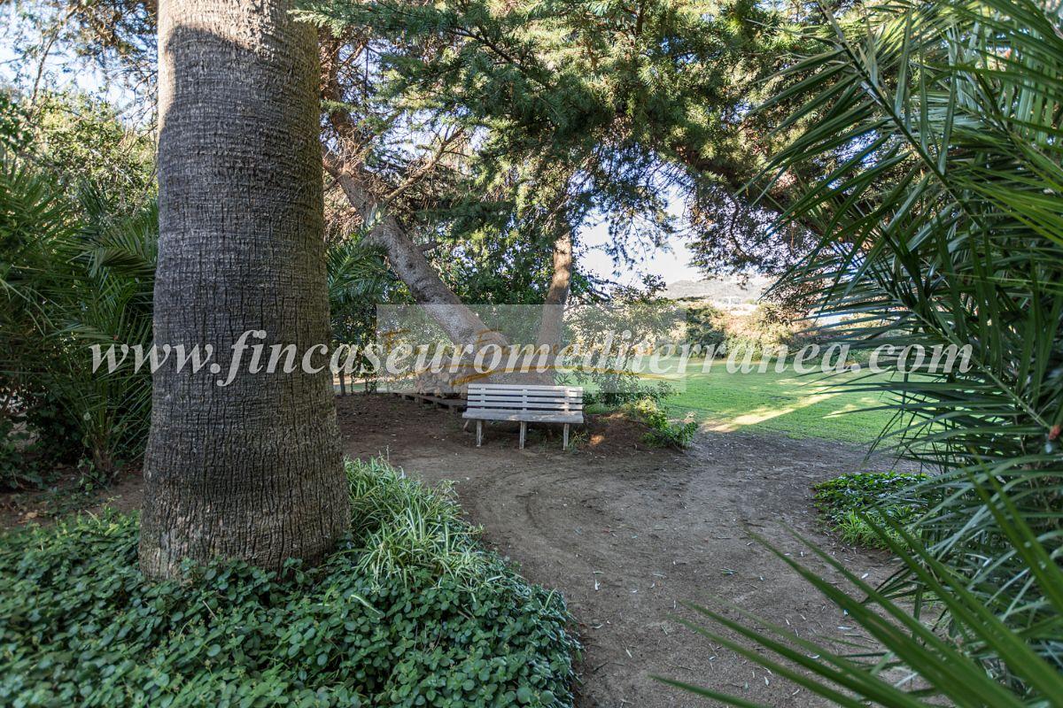 For sale of villa in Pineda de Mar