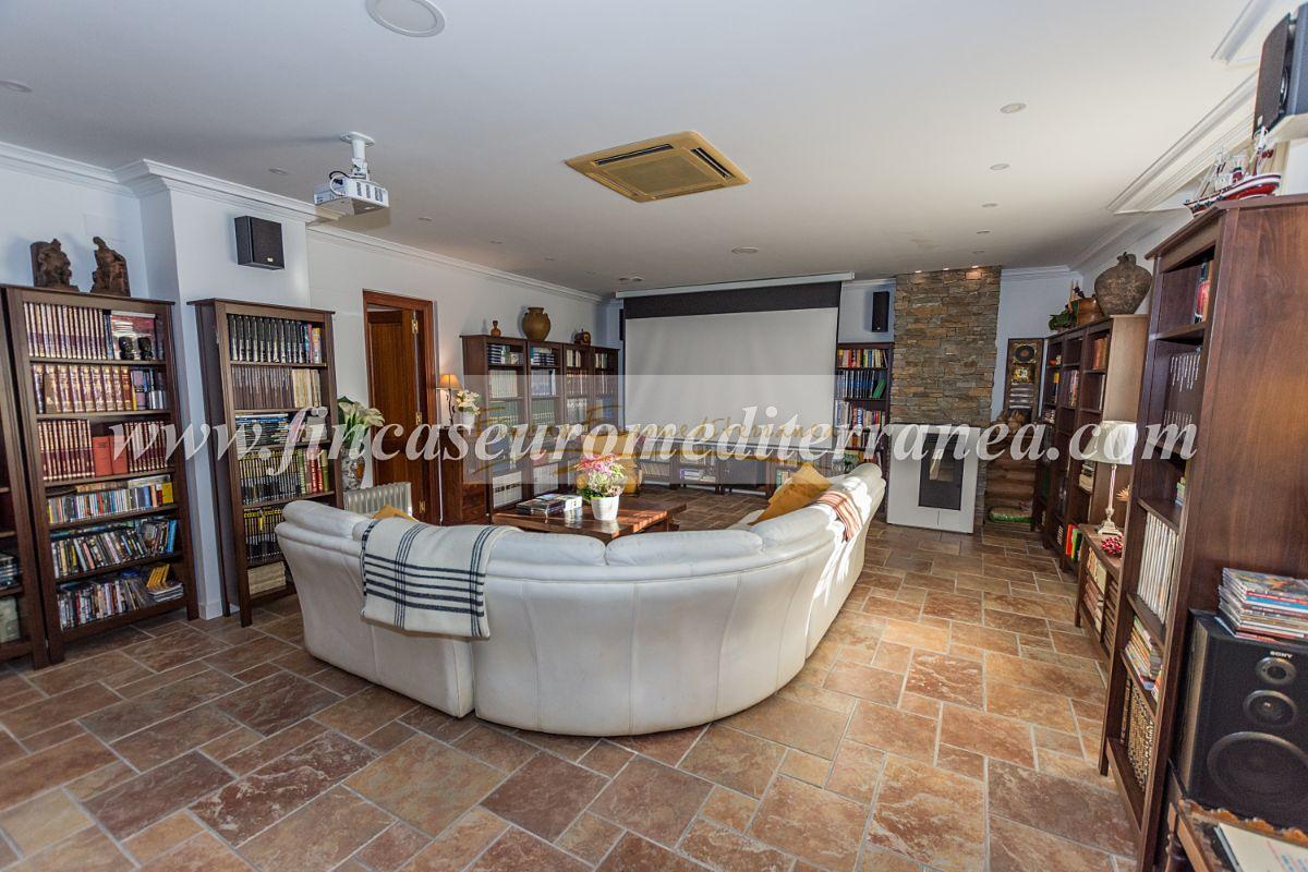 For sale of villa in Pineda de Mar