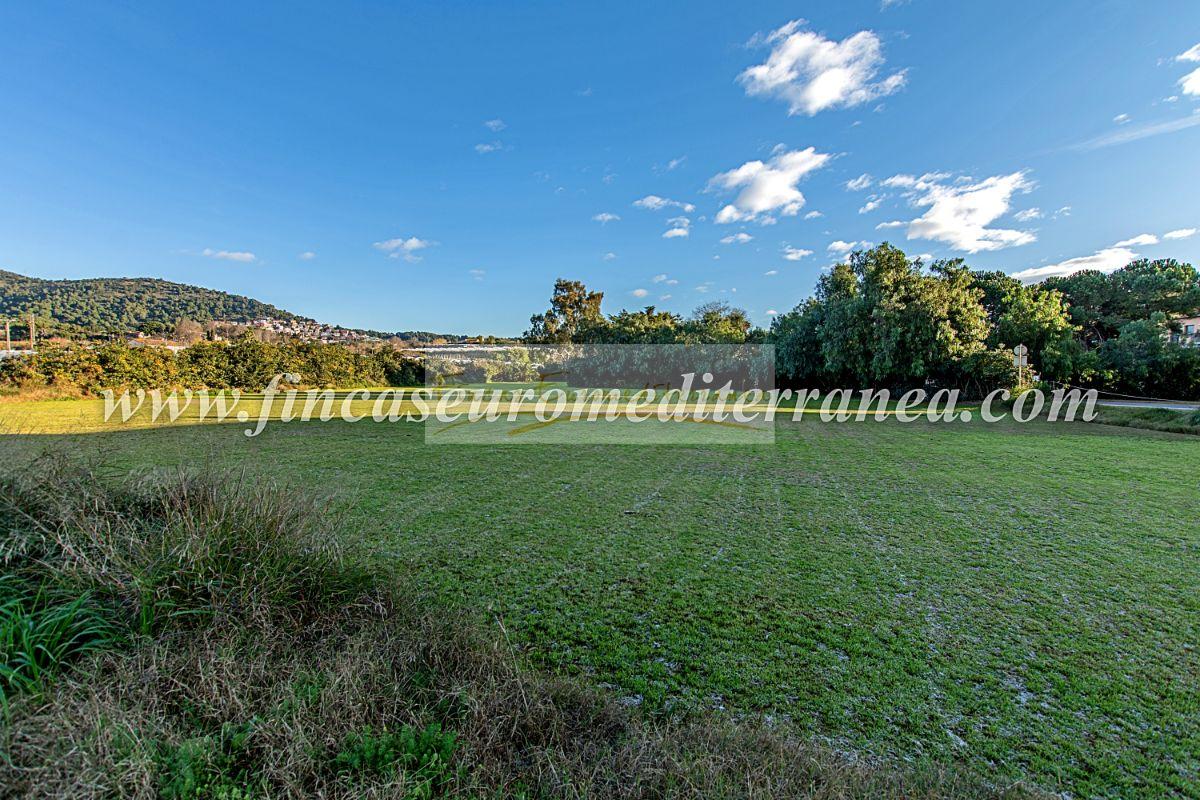 For sale of villa in Pineda de Mar