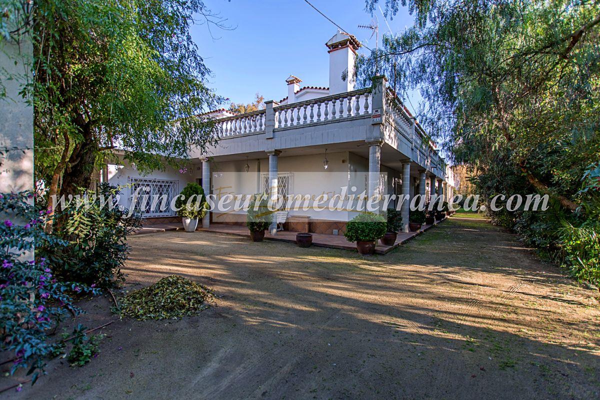For sale of villa in Pineda de Mar