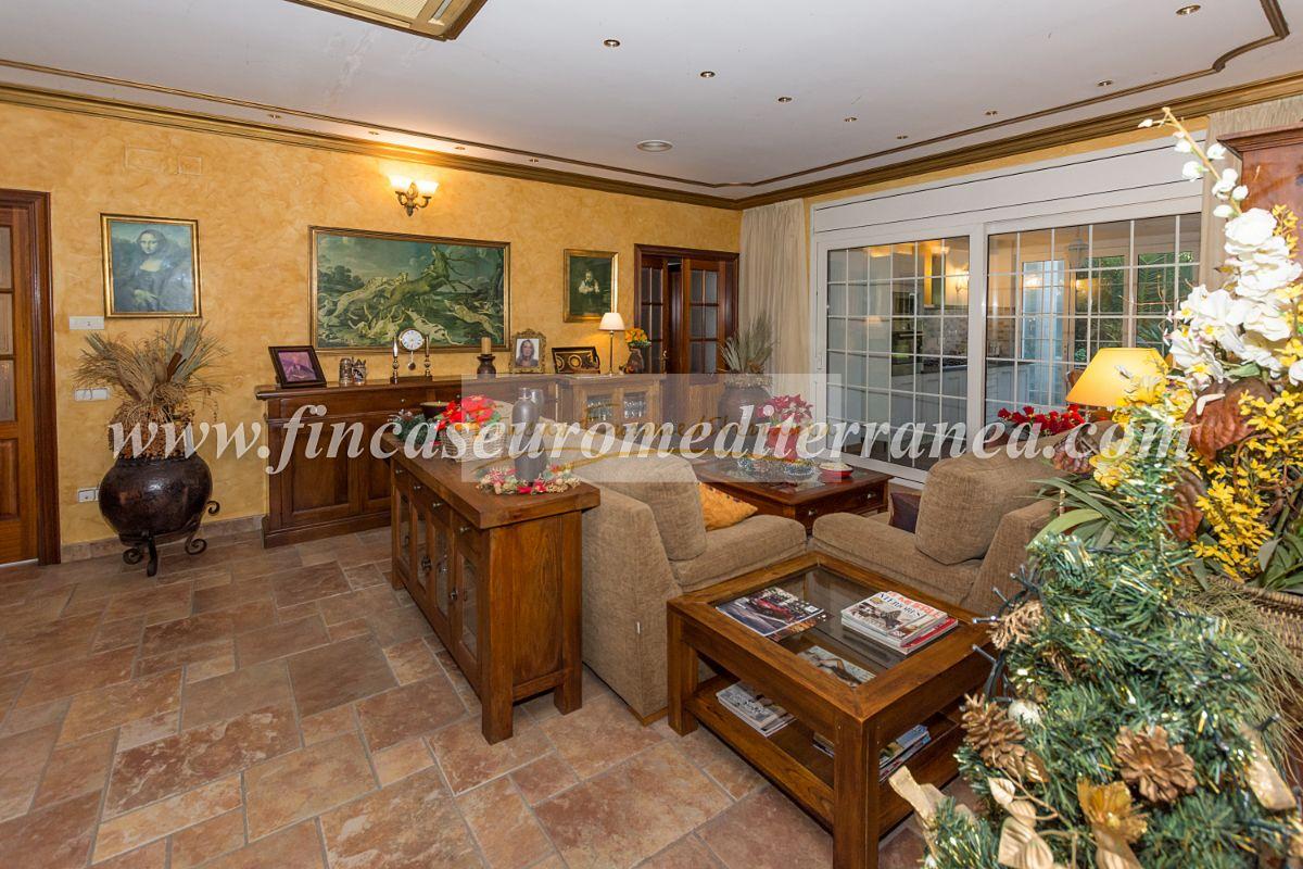 For sale of villa in Pineda de Mar