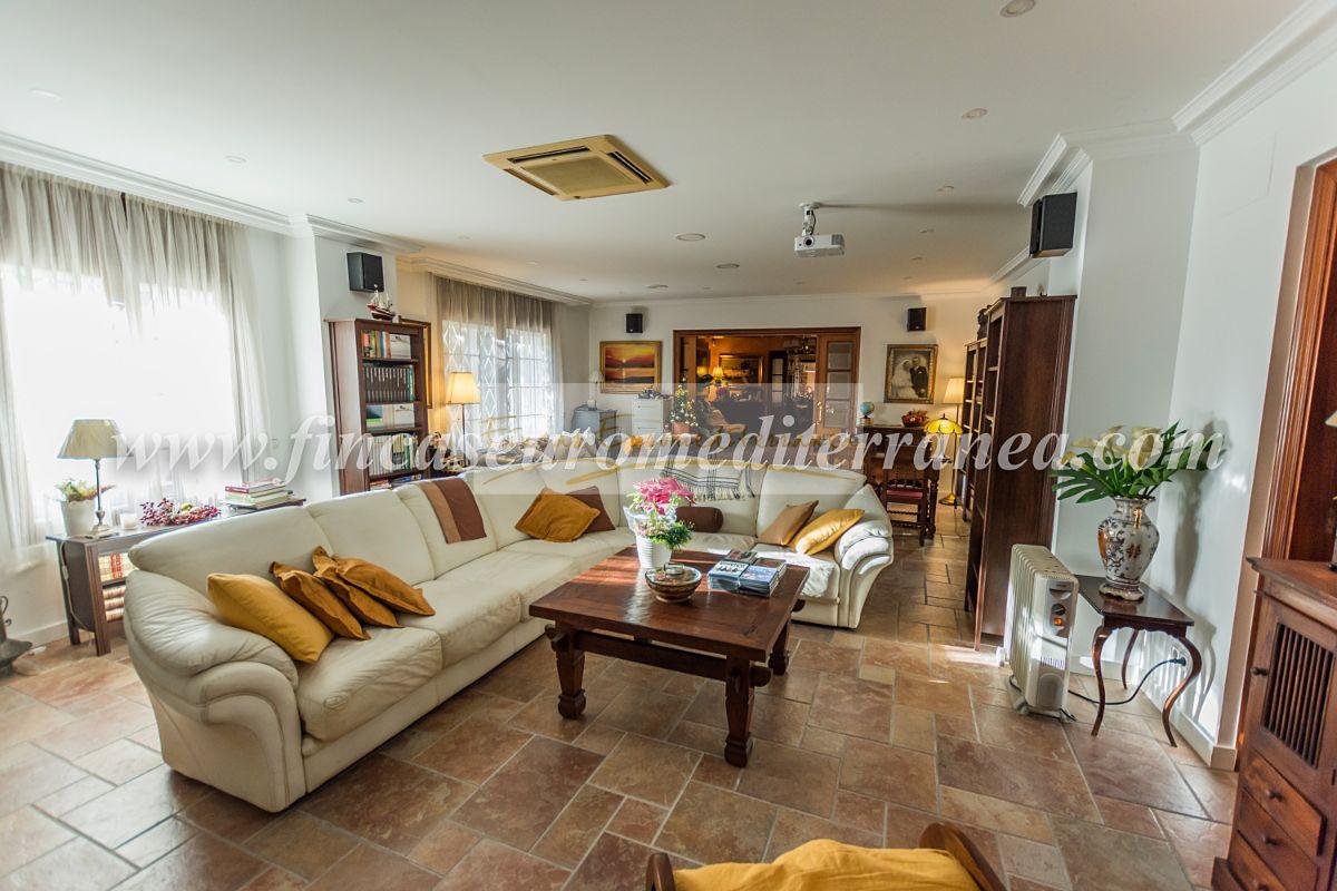 For sale of villa in Pineda de Mar
