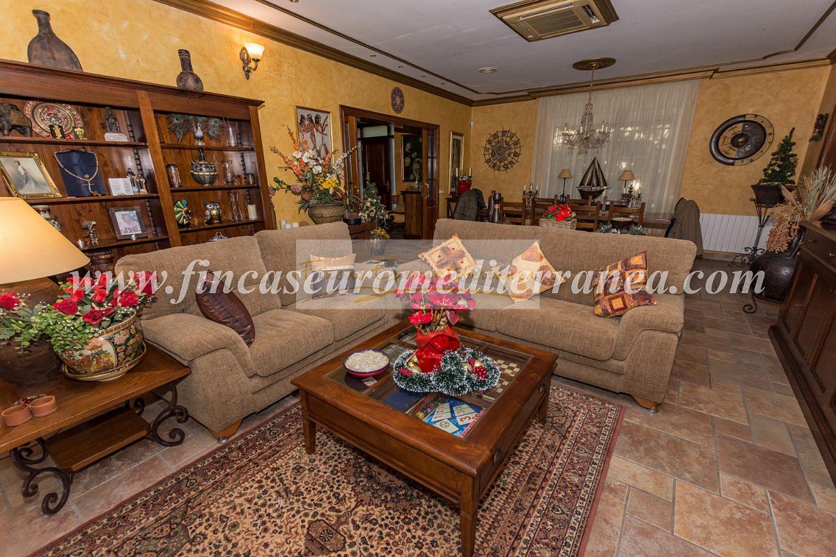 For sale of villa in Pineda de Mar