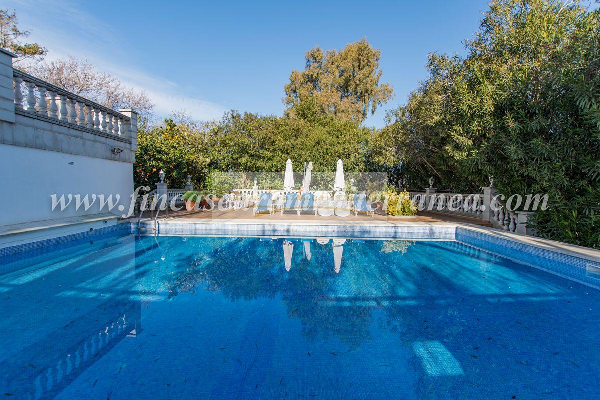 For sale of villa in Pineda de Mar