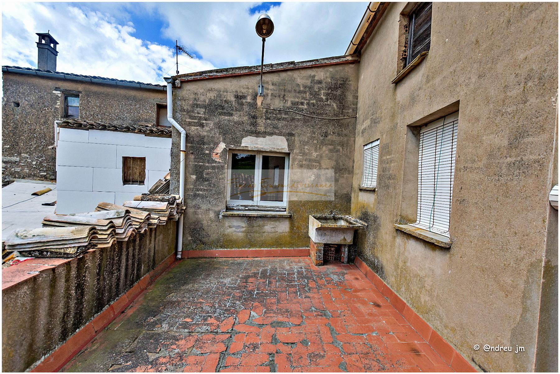 For sale of house in Montmaneu
