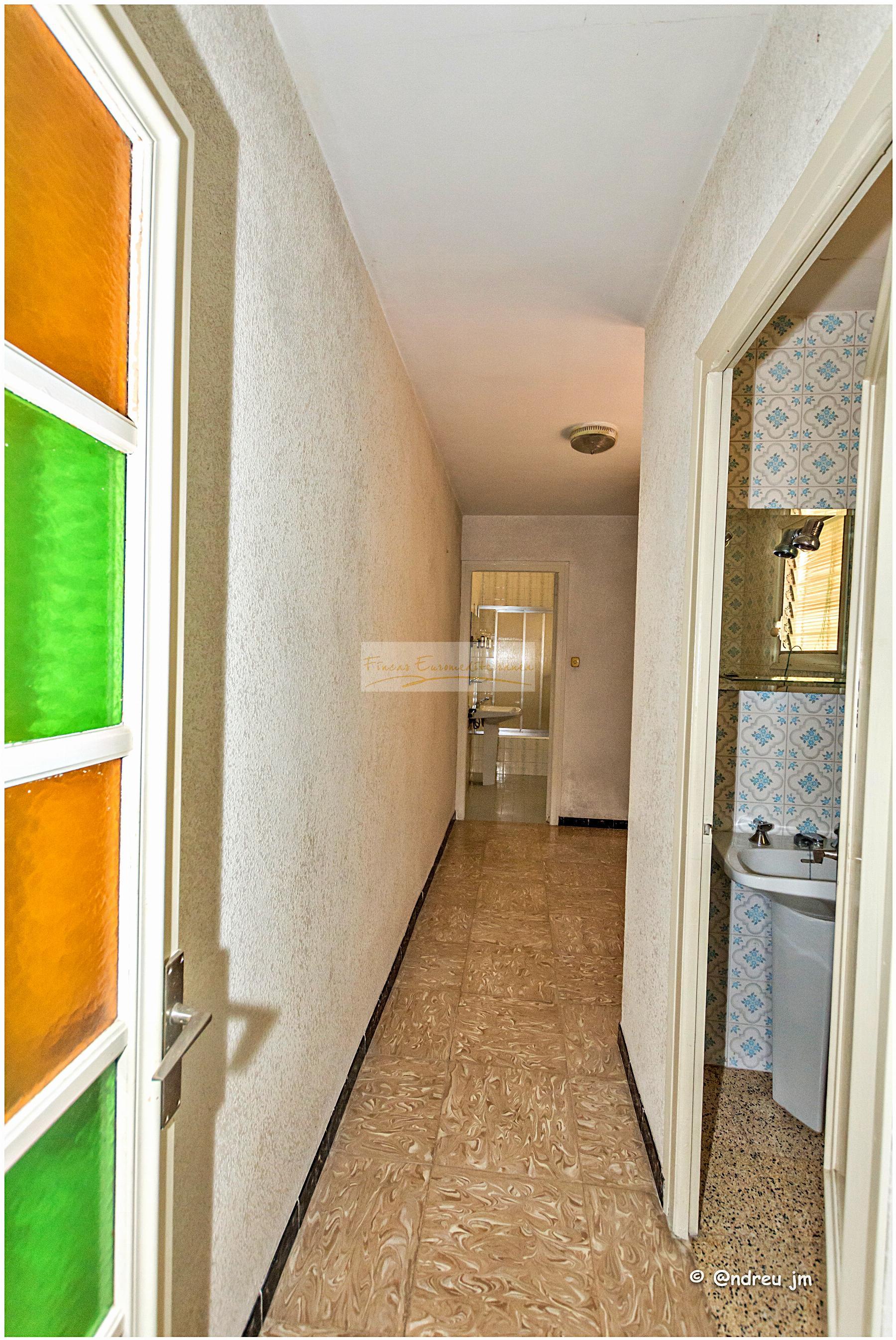 For sale of house in Montmaneu