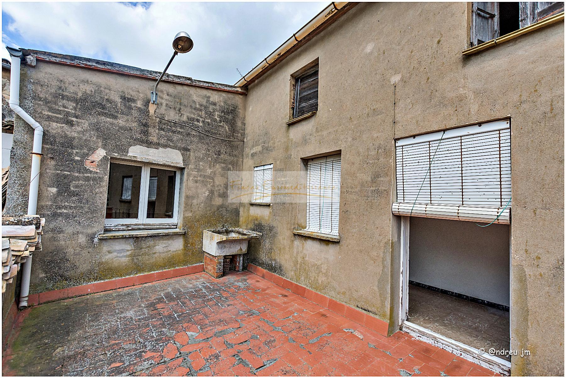 For sale of house in Montmaneu
