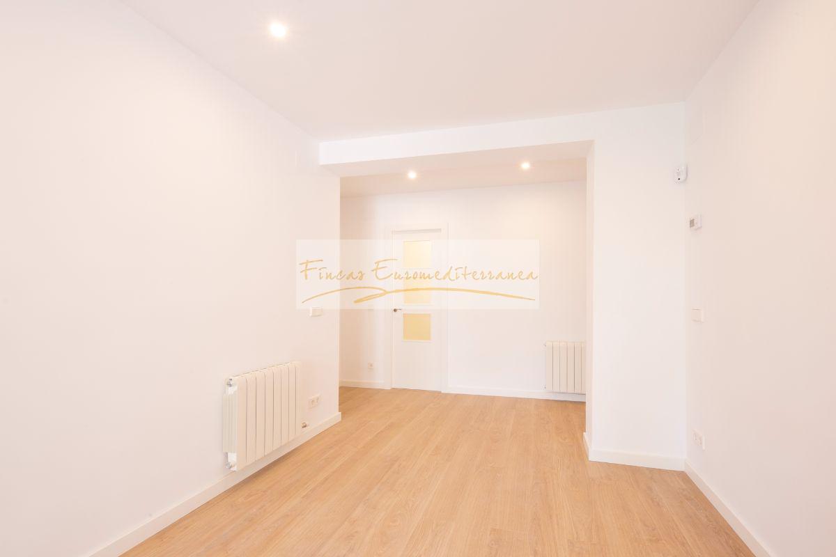For sale of flat in Barcelona