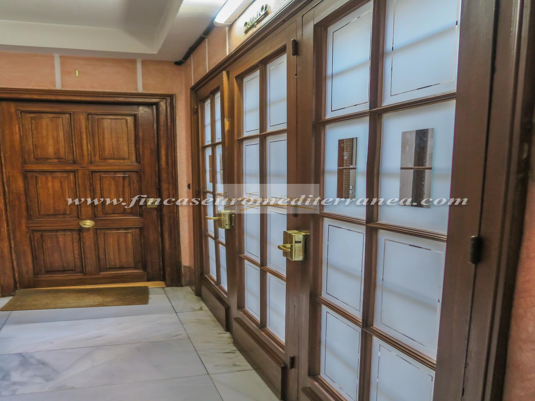 For sale of apartment in Barcelona