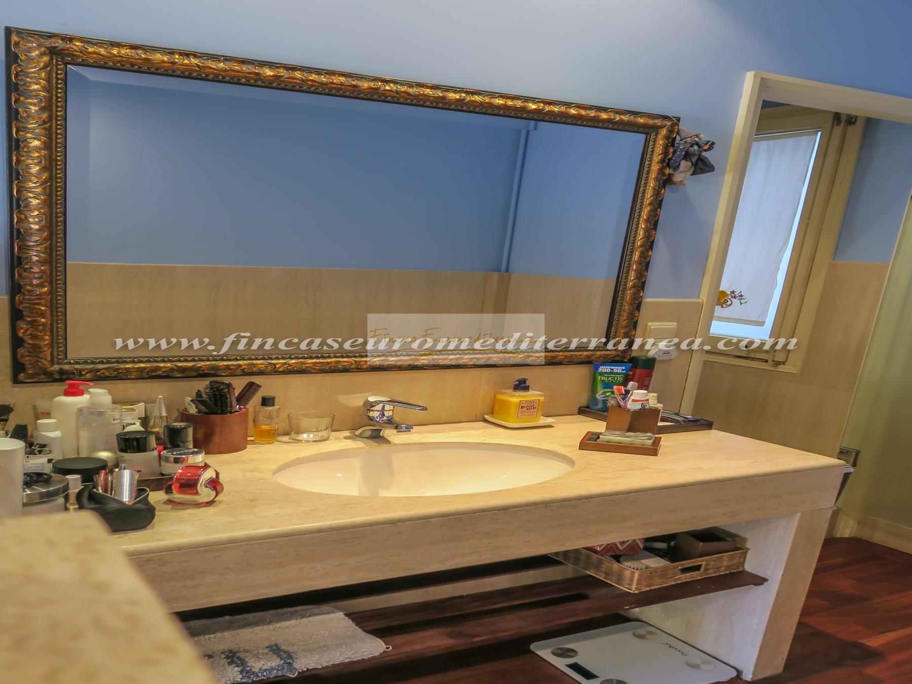 For sale of apartment in Barcelona