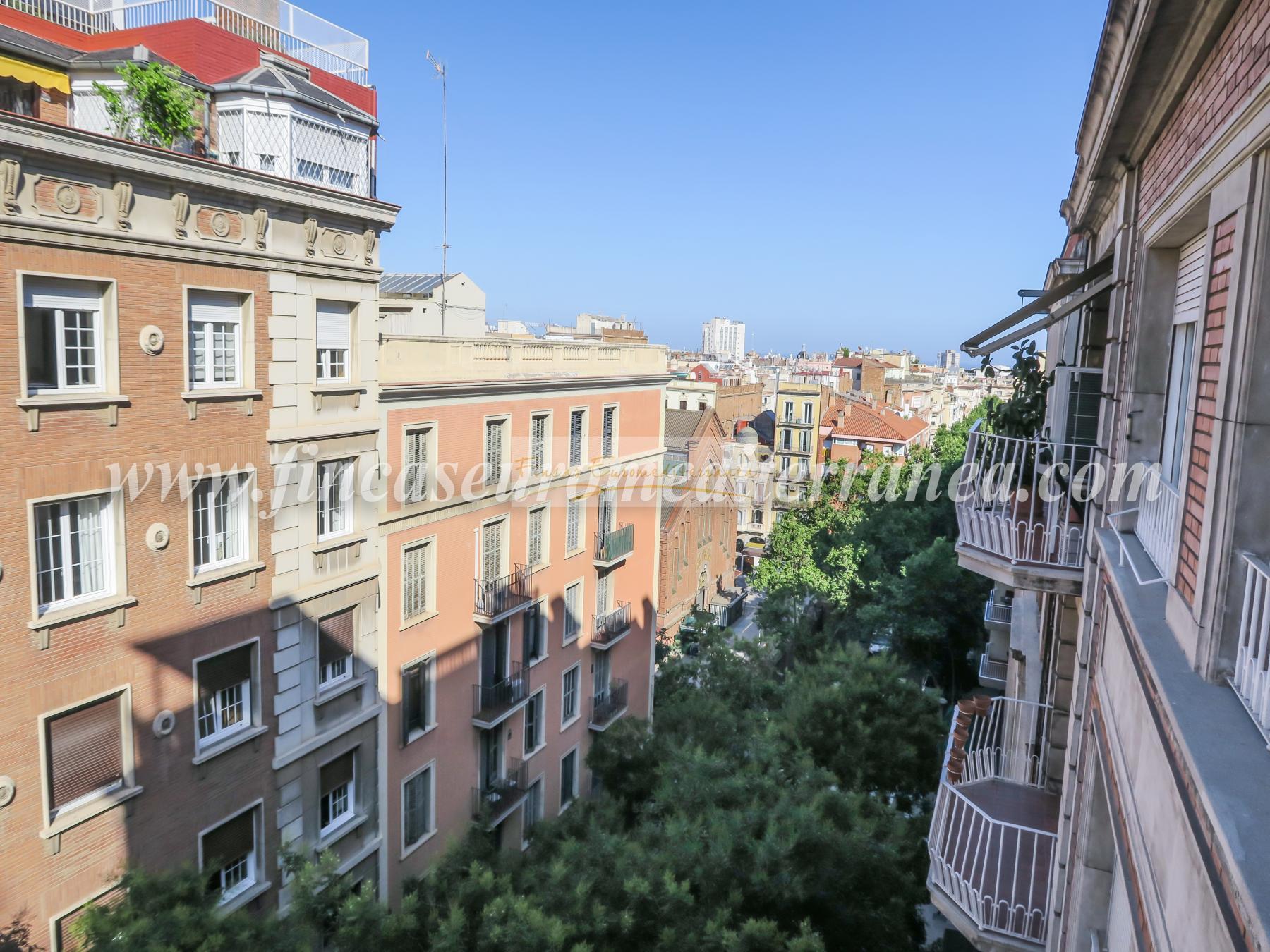 For sale of apartment in Barcelona