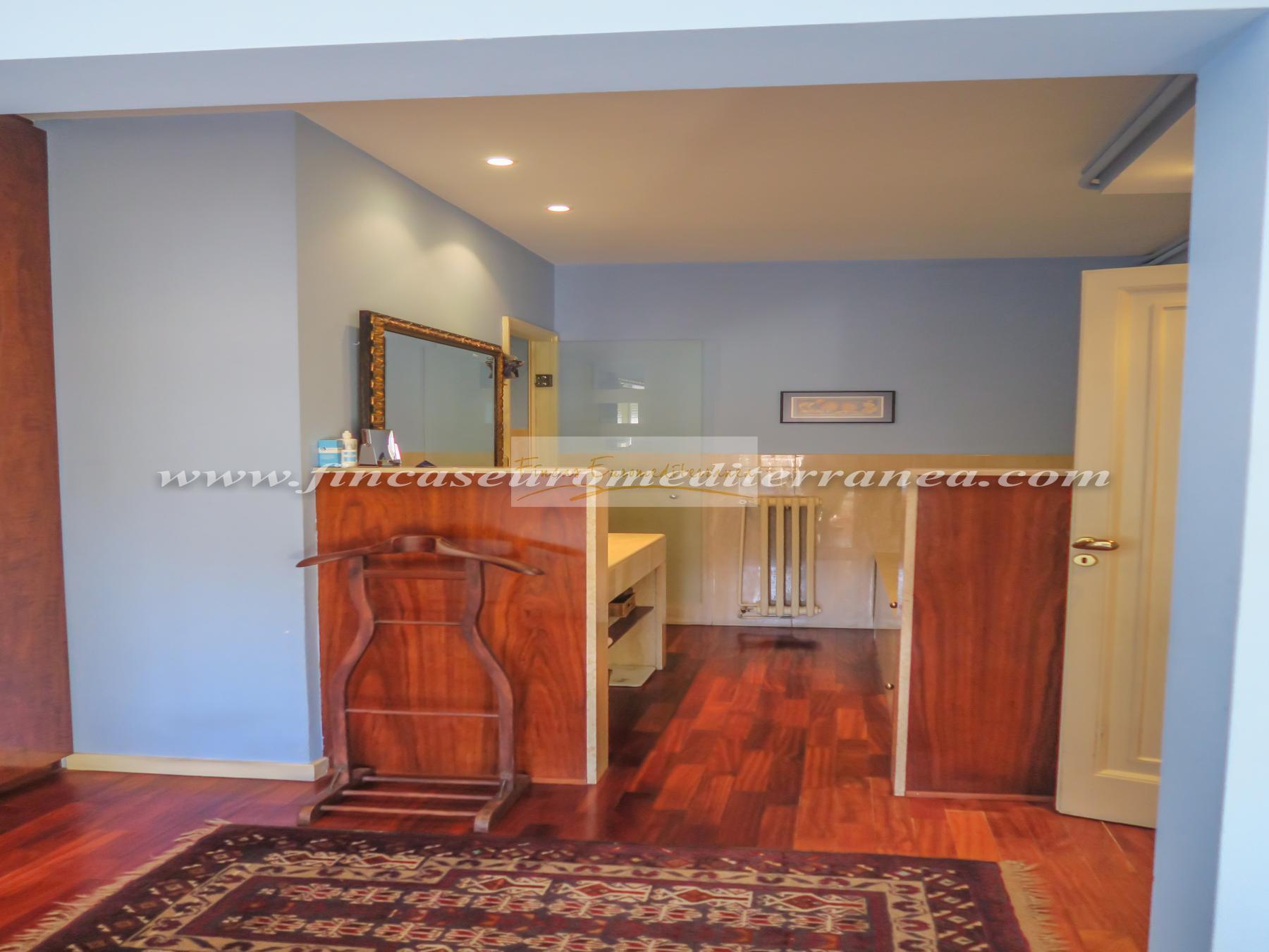 For sale of apartment in Barcelona
