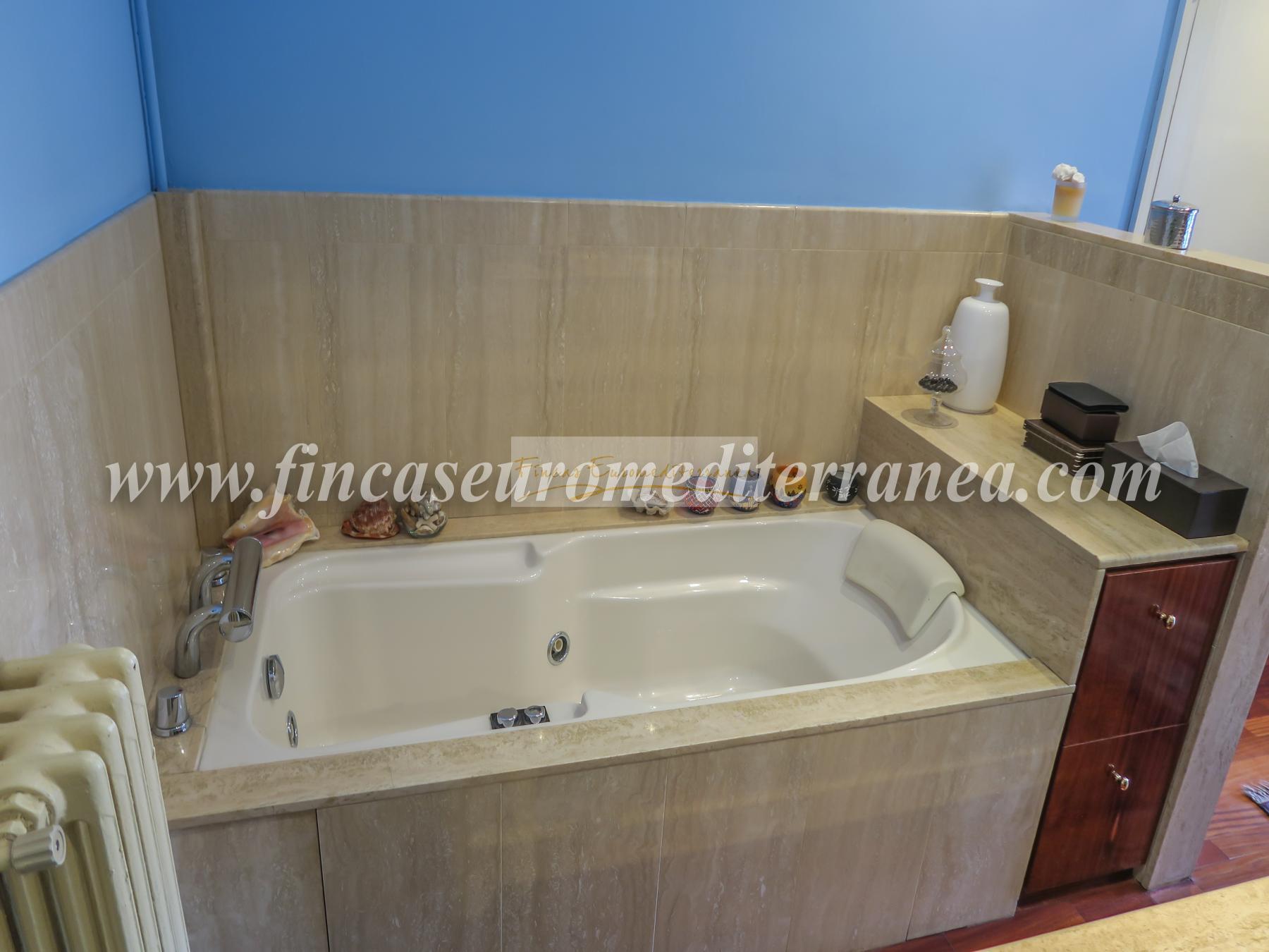 For sale of apartment in Barcelona