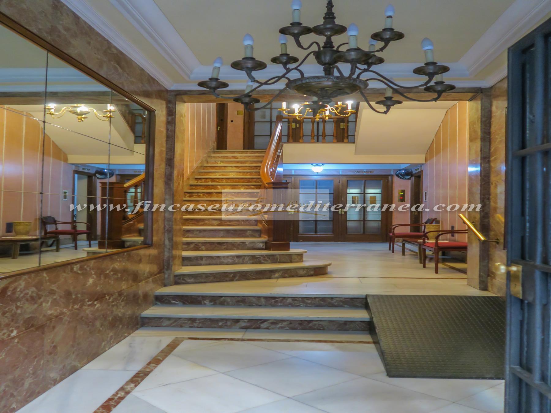 For sale of apartment in Barcelona