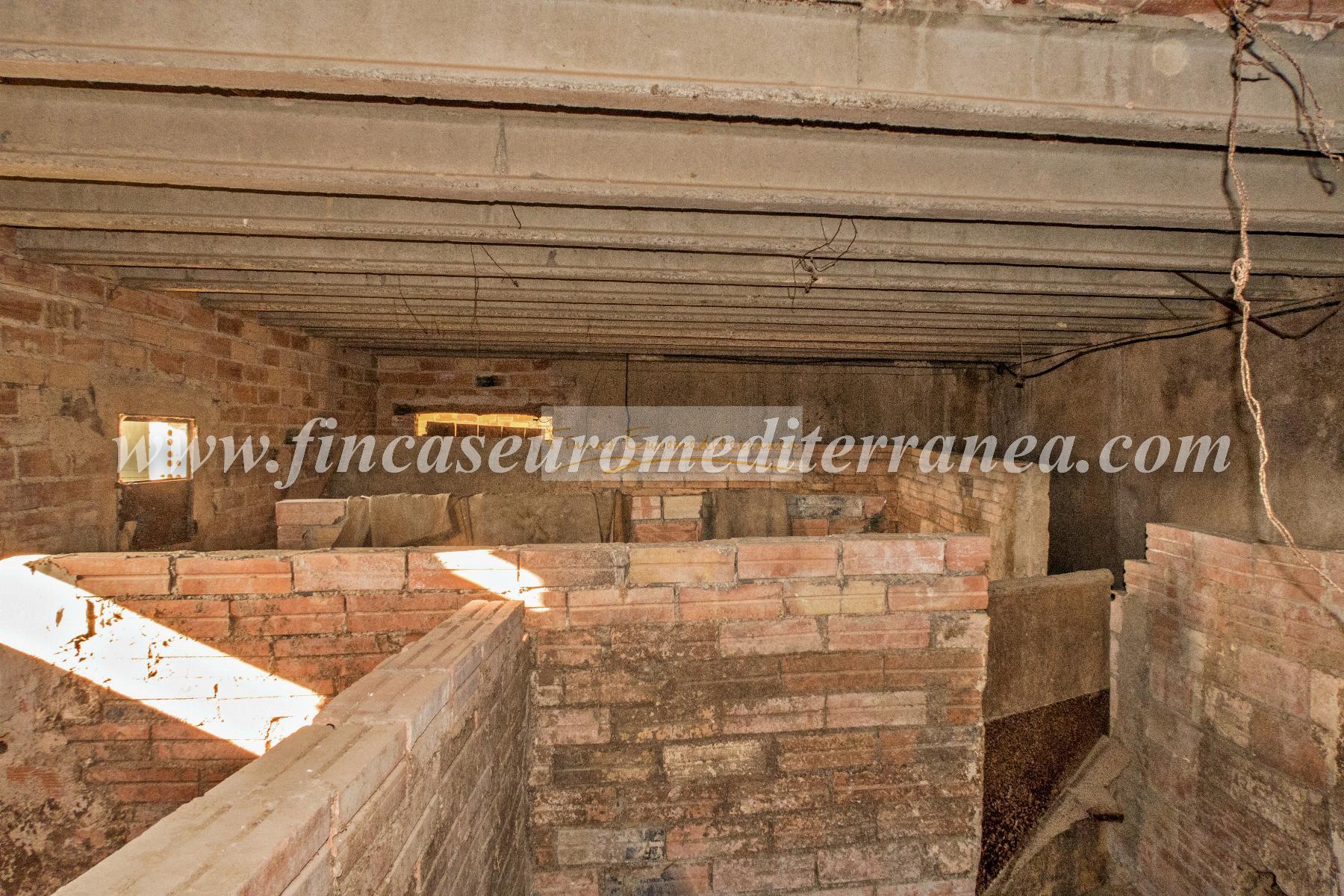 For sale of house in Montmaneu