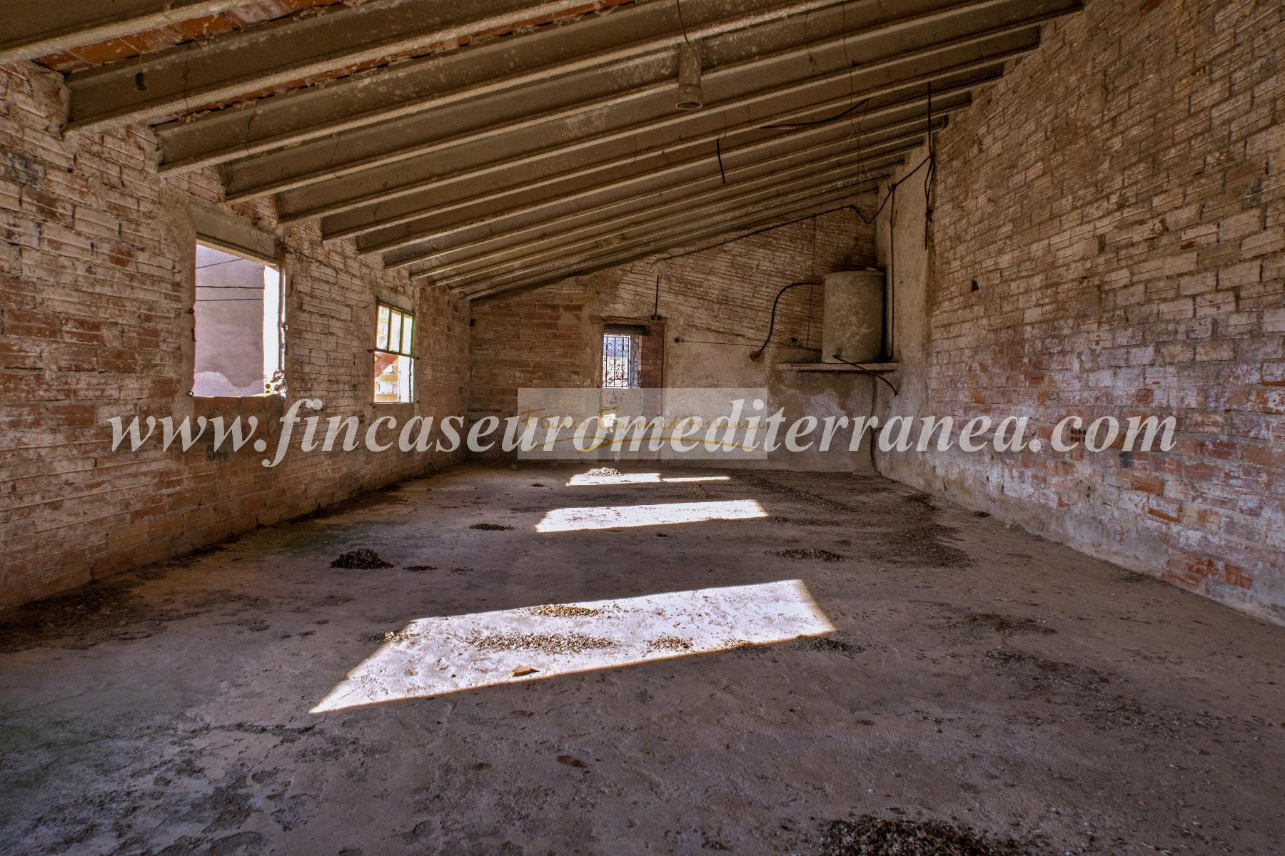 For sale of house in Montmaneu