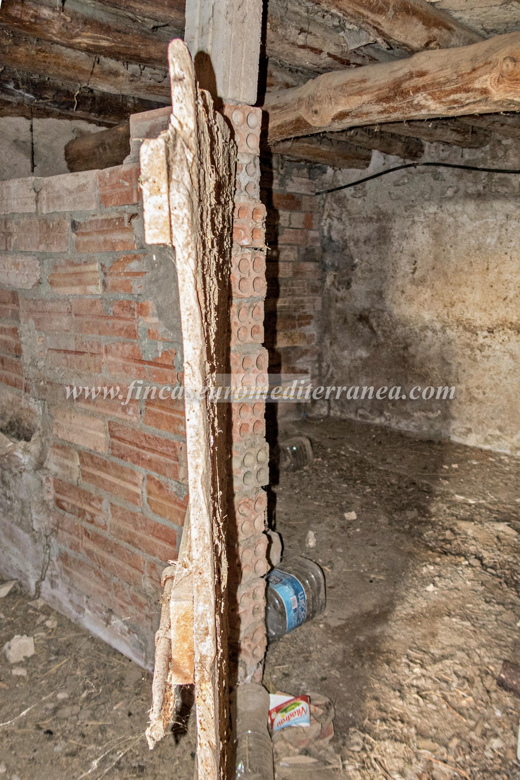 For sale of house in Montmaneu