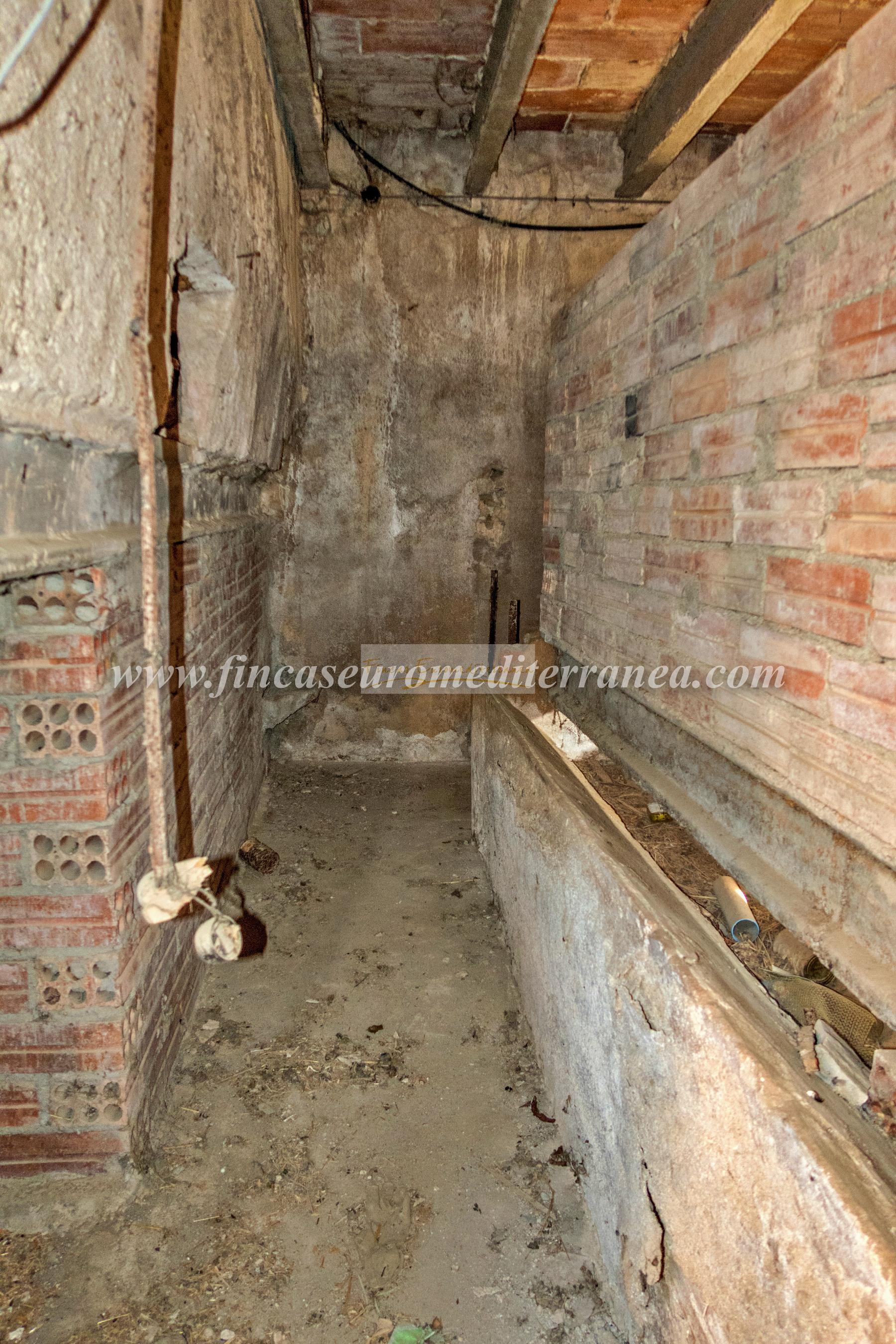 For sale of house in Montmaneu