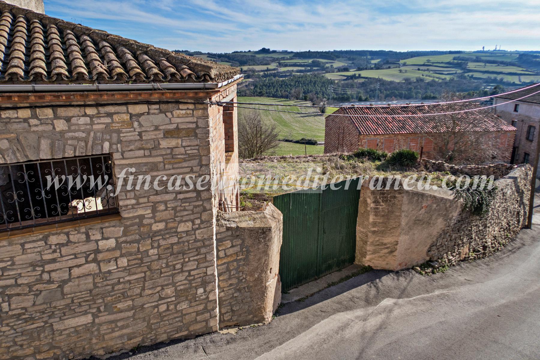 For sale of house in Montmaneu