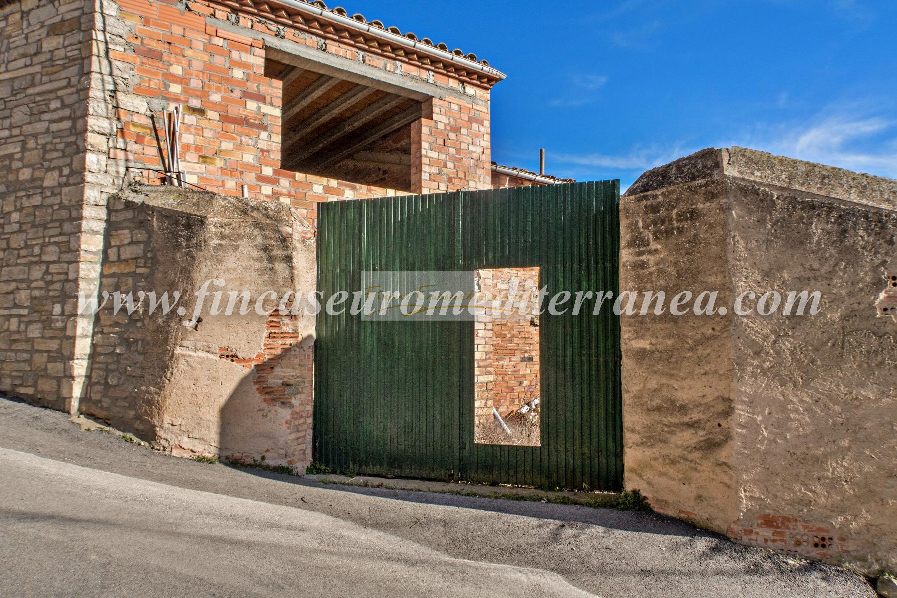 For sale of house in Montmaneu