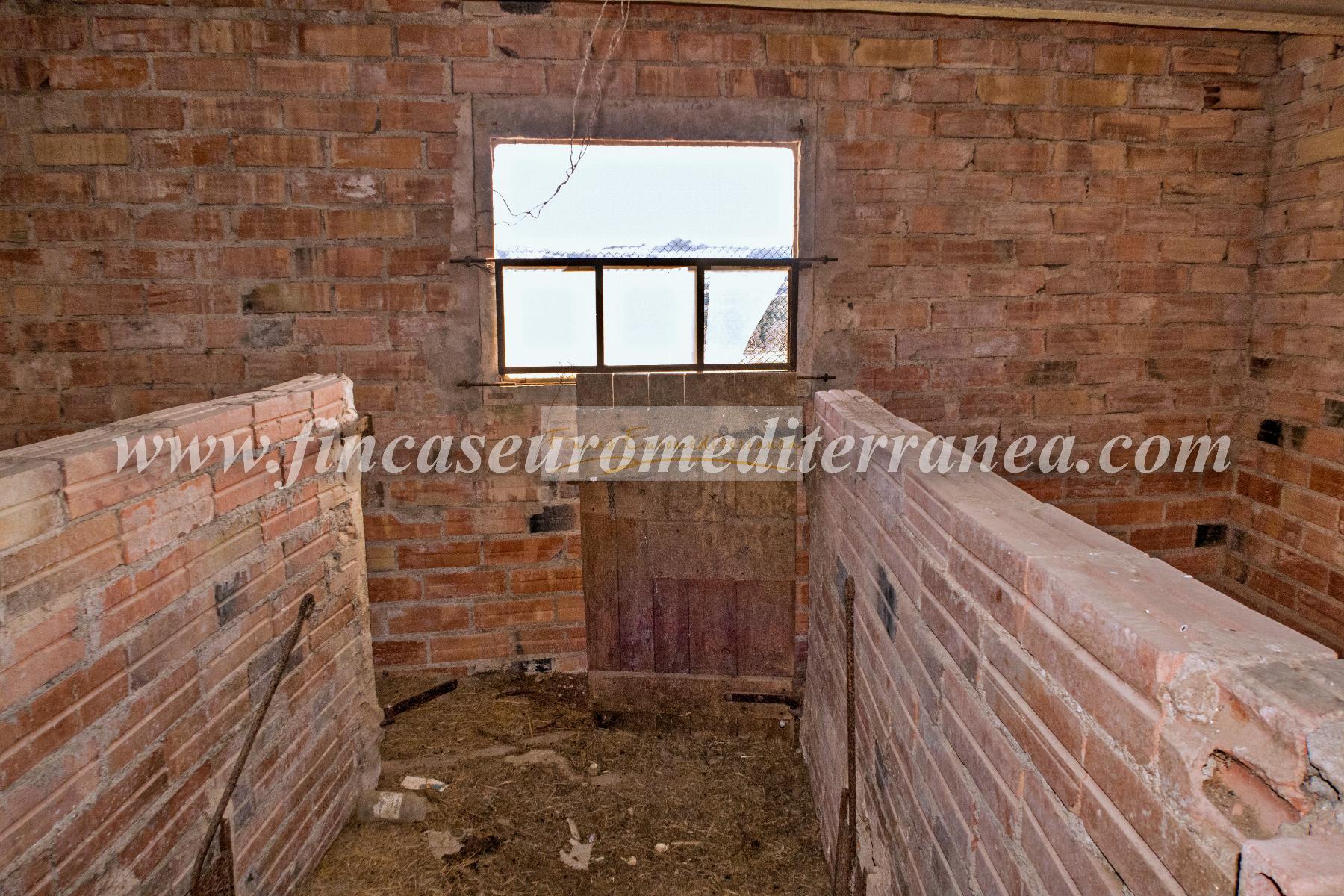 For sale of house in Montmaneu