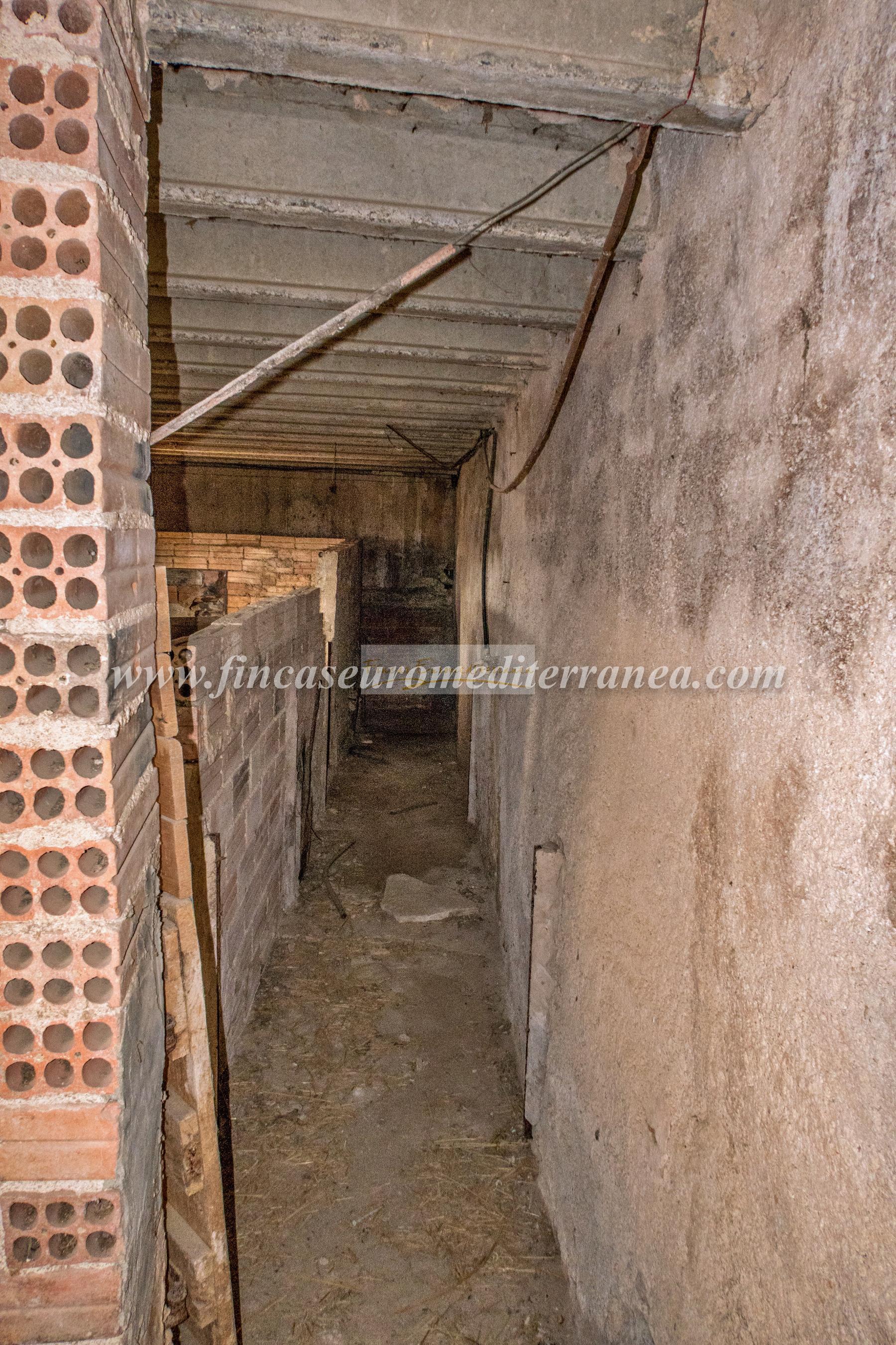 For sale of house in Montmaneu