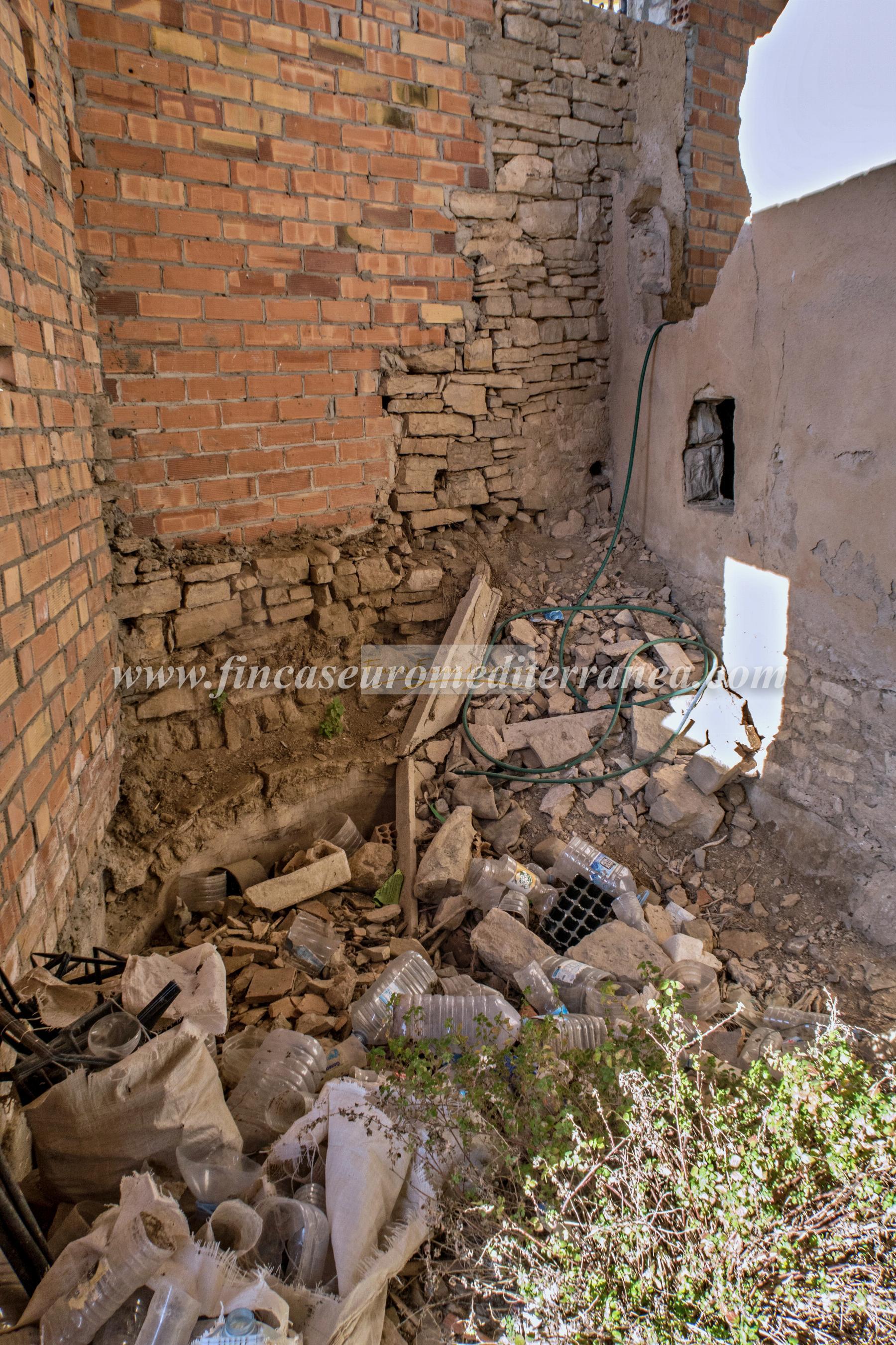 For sale of house in Montmaneu