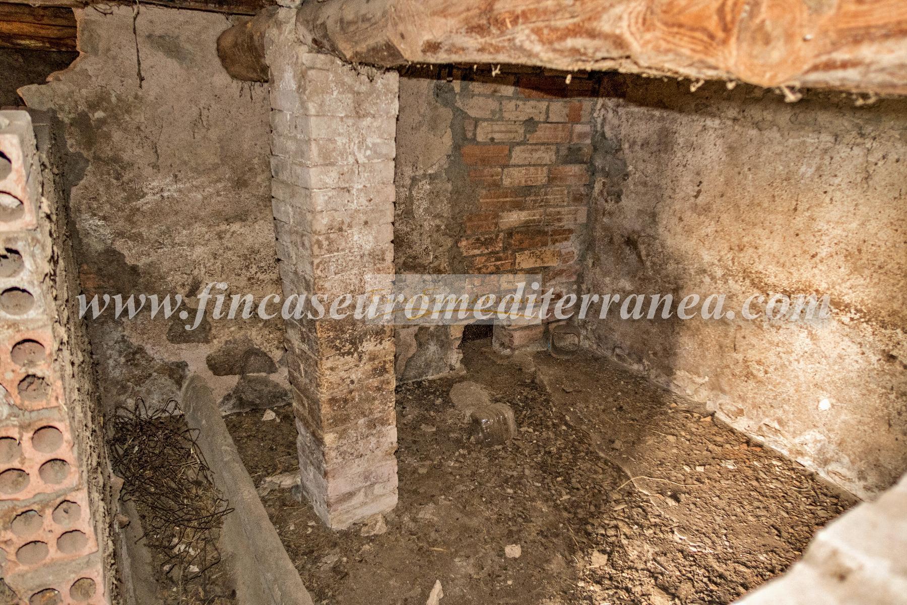 For sale of house in Montmaneu