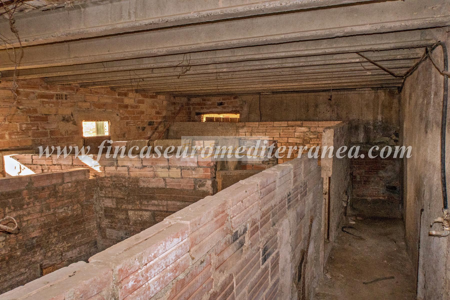 For sale of house in Montmaneu