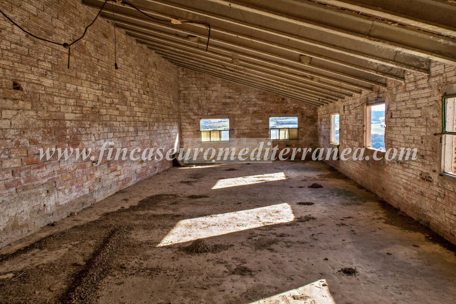 For sale of house in Montmaneu
