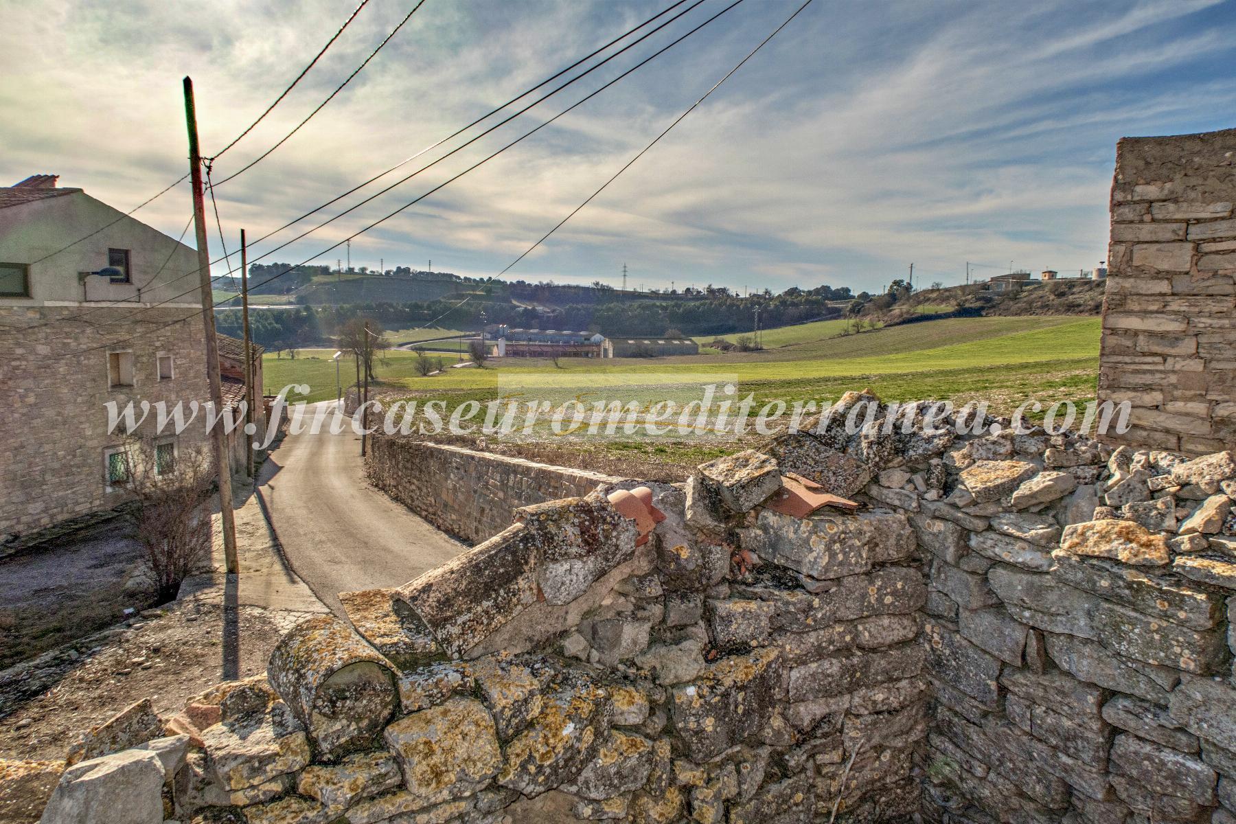 Venda de casa a Montmaneu